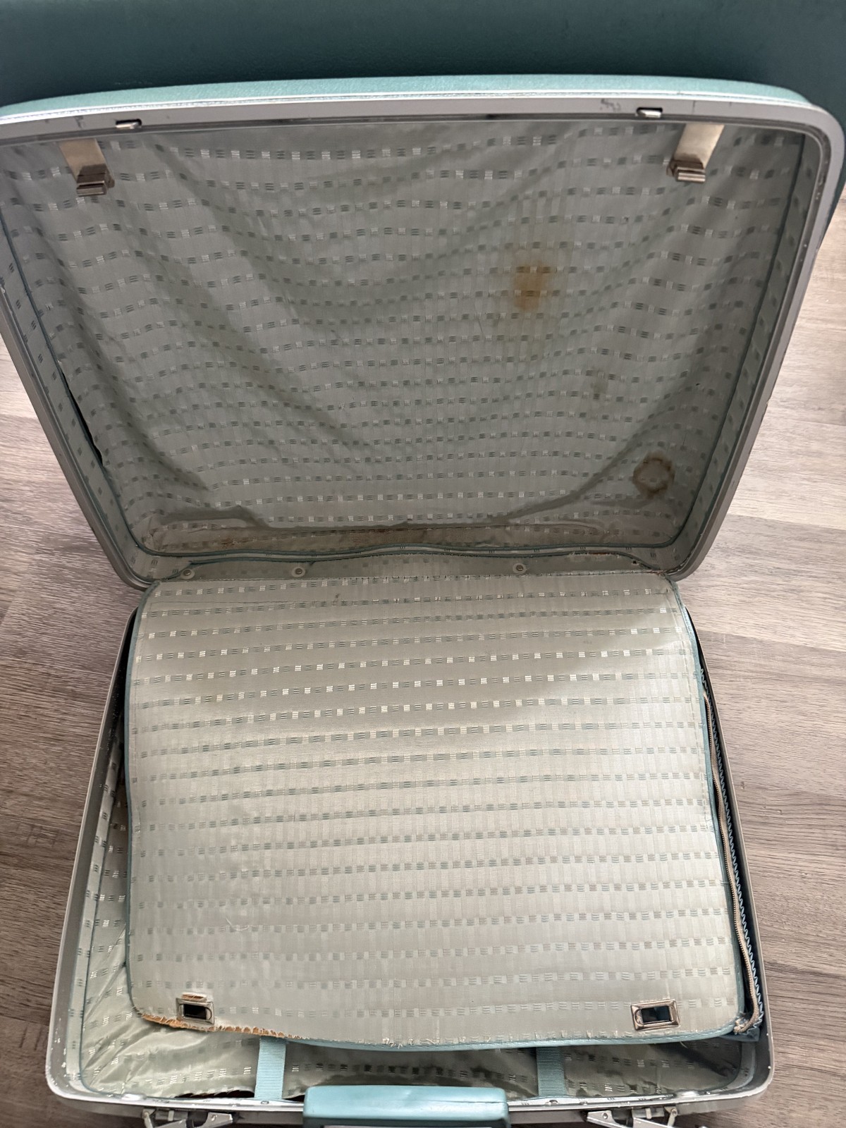 Set of 2 Sears Courier Case Luggage 26″ & 20″ Light Blue No Keys 1960’s 1970’s