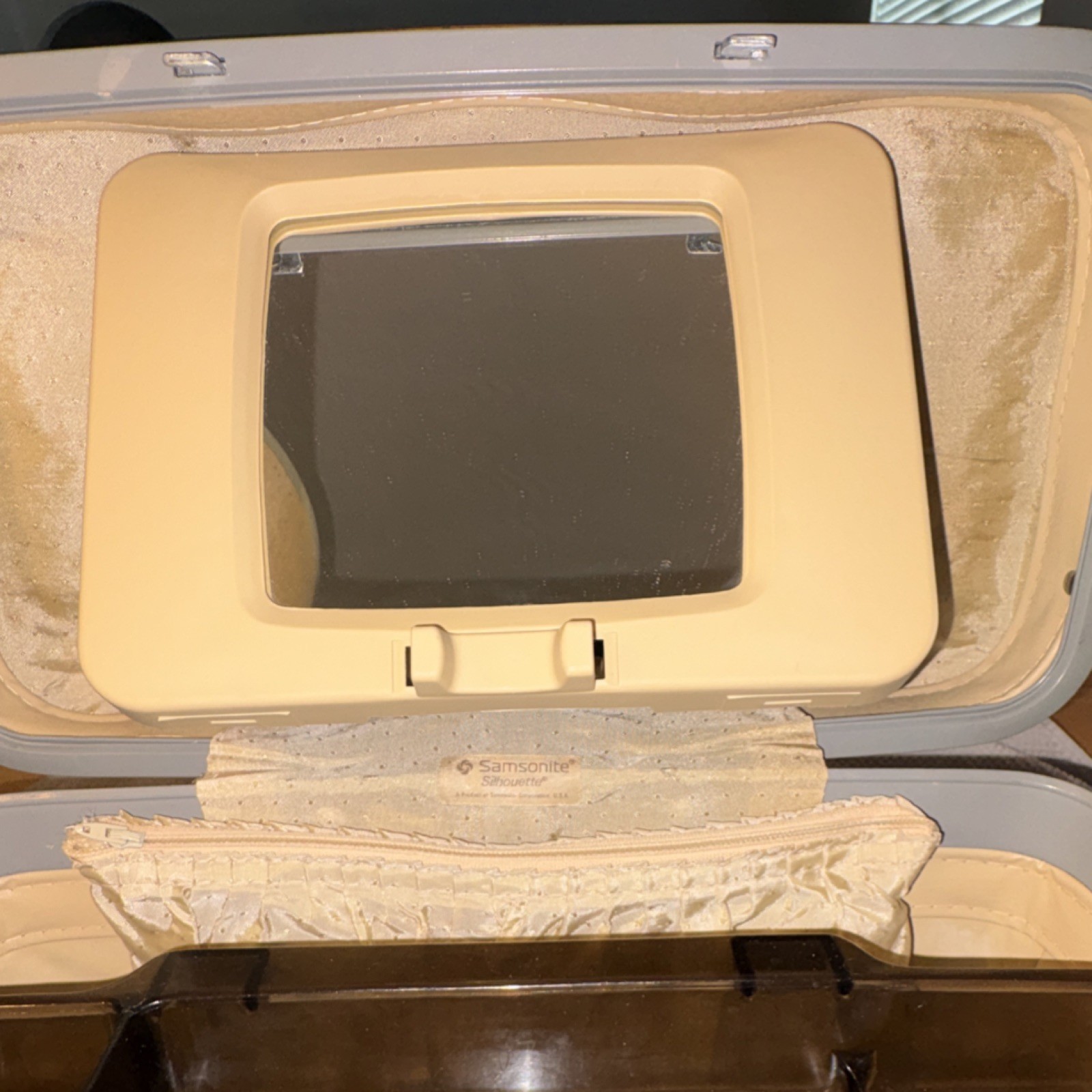 Samsonite Silhouette Vintage Hard Shell Vanity Case Brown with Mirror