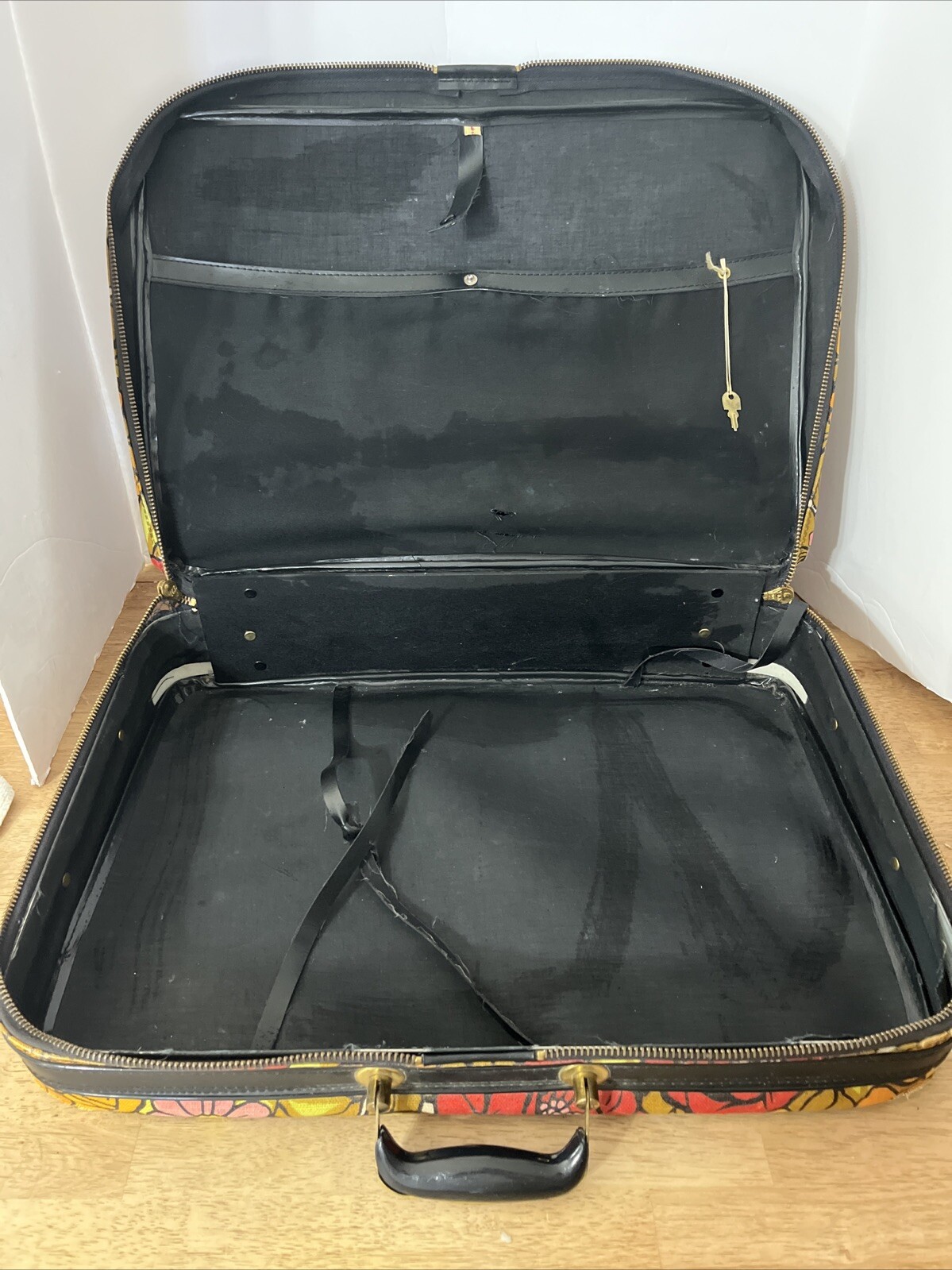 Vtg 1960’s 1970’s Flower Power Floral Suitcase Travel Bag Luggage Briefcase Mod