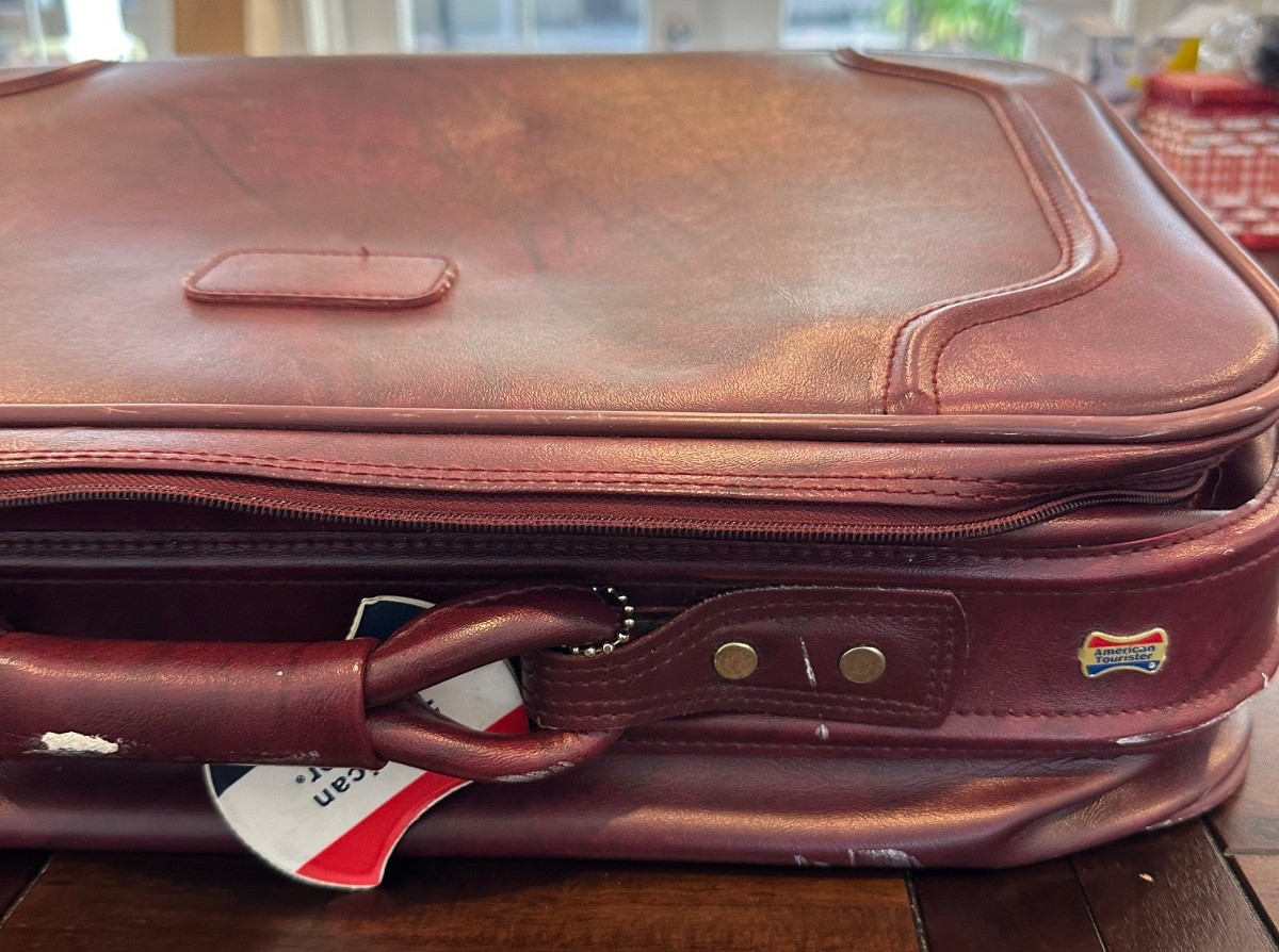 Vintage American Tourister Burgundy Suitcase 21″x14″