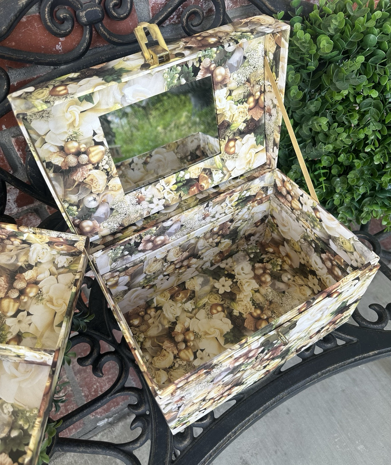Vintage Tri-Coastal Design Jewelry Travel Train Case; Brwn/Cream Floral W/Mirror