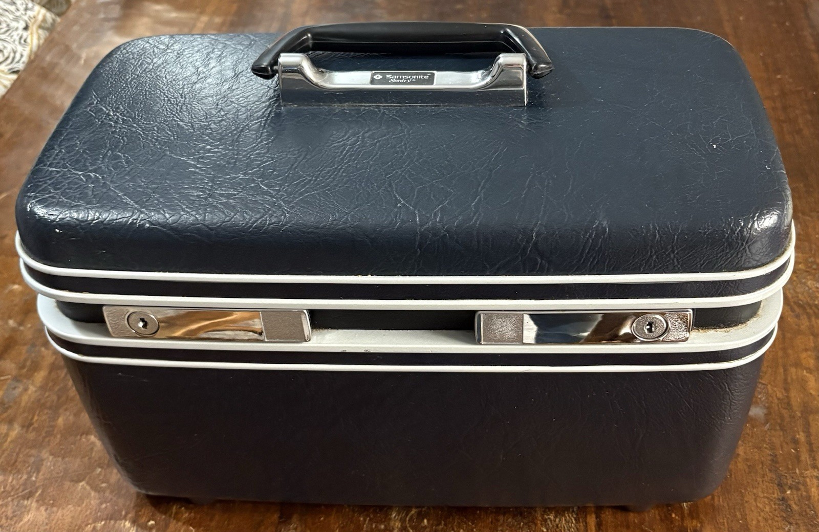 Vintage Samsonite Silhouette Make Up Train Case Luggage Suitcase No Key or Tray