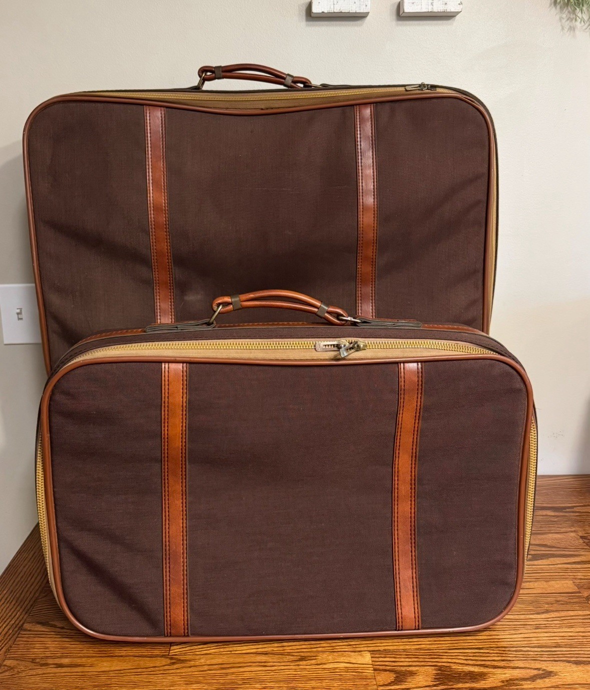 Vtg 70s Brown Suitcase Luggage 2-Pc Set Leather Handle Scovil Zipper