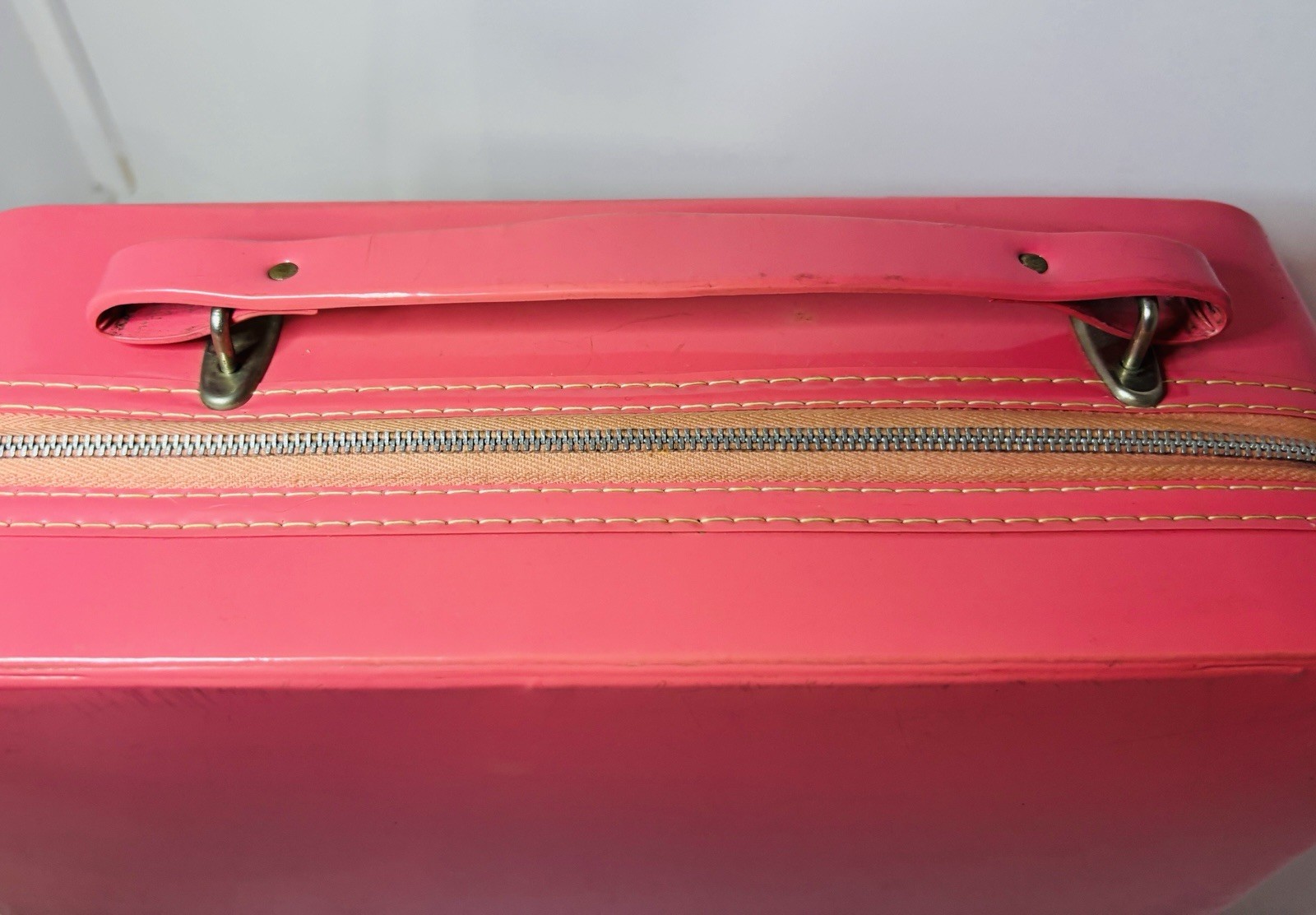 Vintage 60s-70s Keene PKG. Bubble Gum Pink Small Patent Suitcase Travel Case Mod