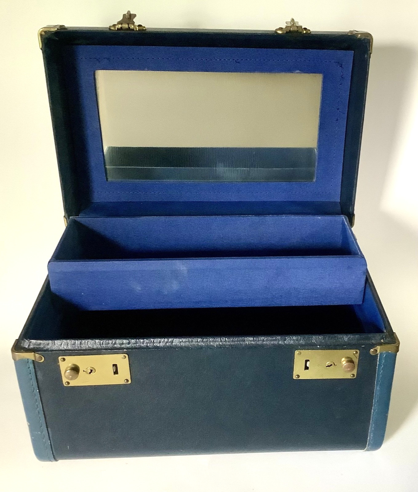 TRAIN CASE Vtg TRUNK Navy Blue with Mirror and Interior Fitted Tray CLEAN 5 lbs