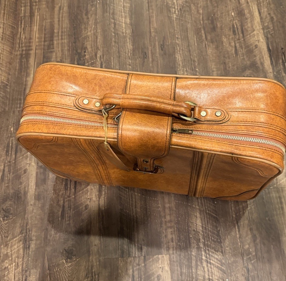 Vintage World Traveler Faux Leather Suitcase Luggage Camel Brown