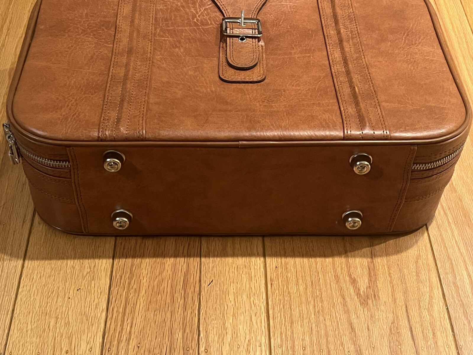 Vintage New Vista Brown Leather Suitcase Medium Size