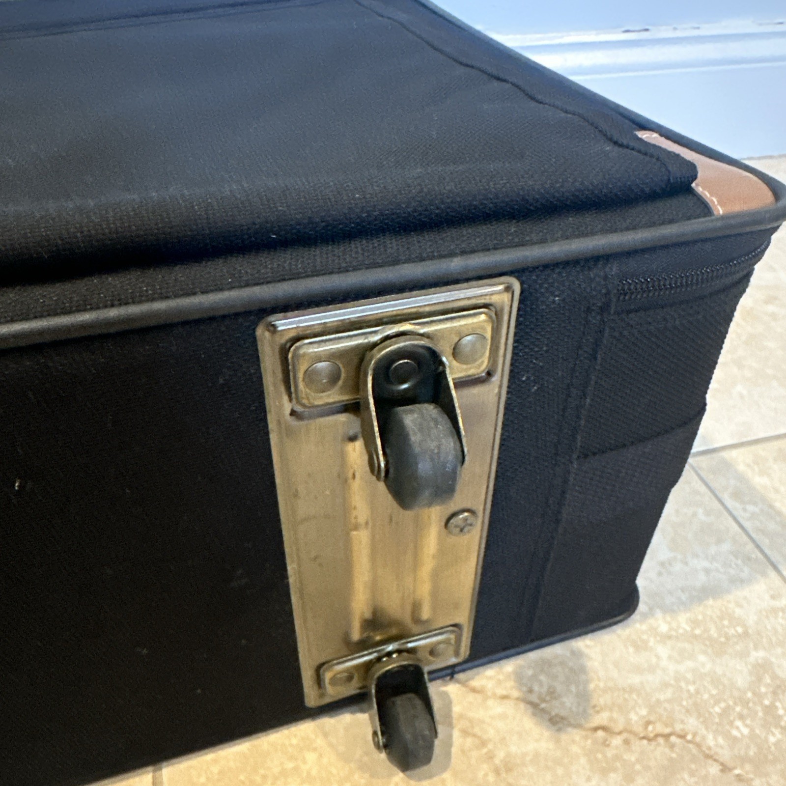 Vintage PAN AM 1970s Suite Case Luggage Black Tan Canvas Pan American w/ Wheels