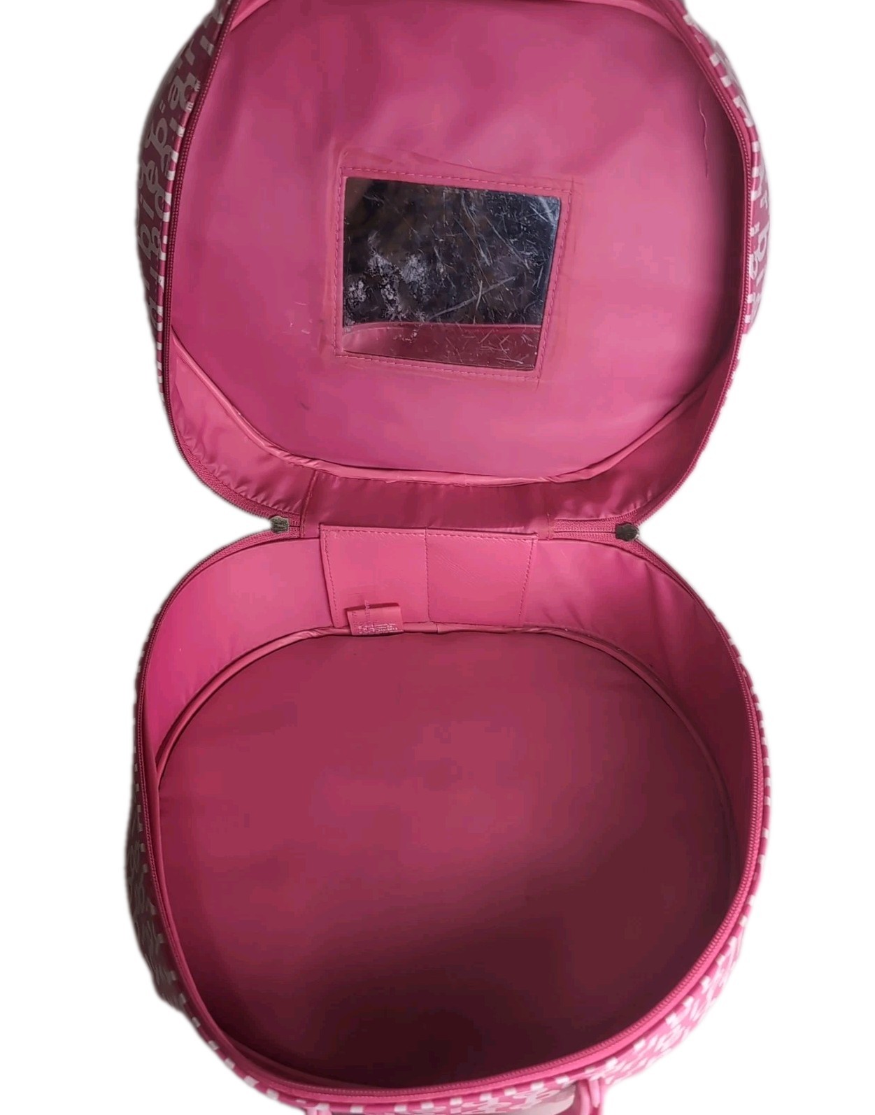 ’03 Barbie CarryingCase W/Handle All-Over Print Round Zipper Pink&White 12x10x5”