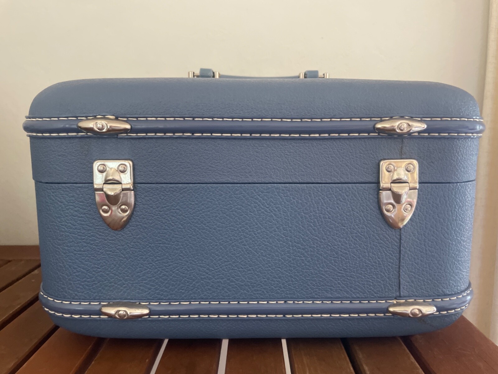 Vintage 1960s Luggage Monarch Blue Hard Shell Suitcase Set – Pristine w/Keys