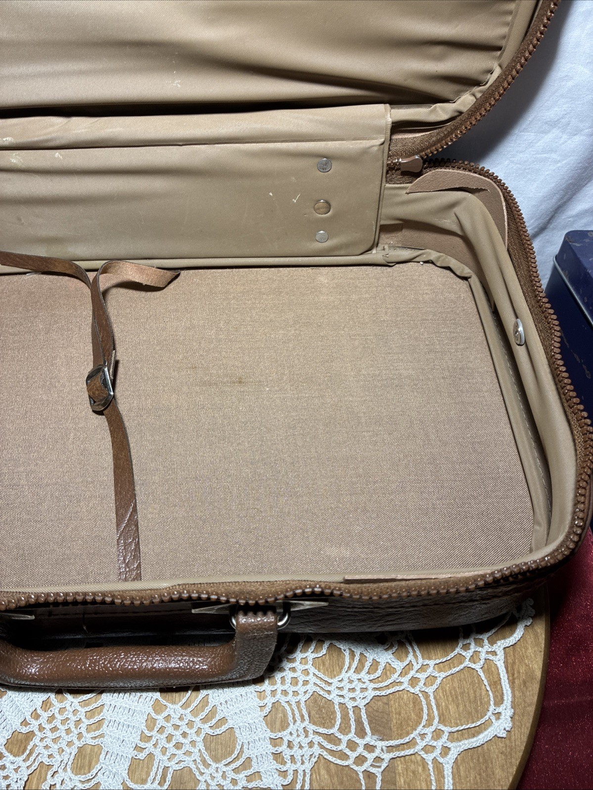 Brown Overnight Suitcase Peter’s Bag Corp Bantam Travelware