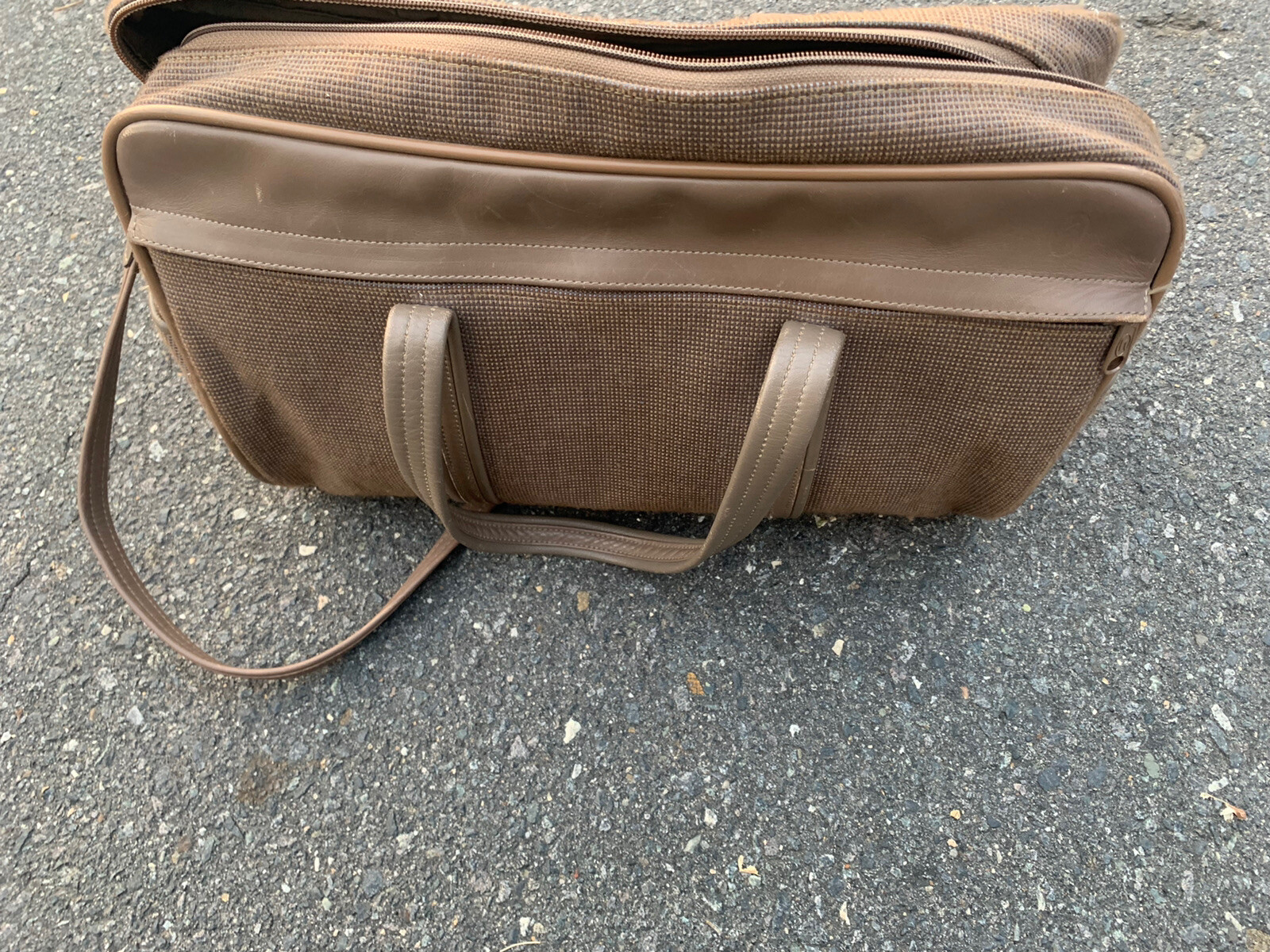 Hartmann Tweed Brown With Leather Trim Weekender Travel 15″x 11″x8″