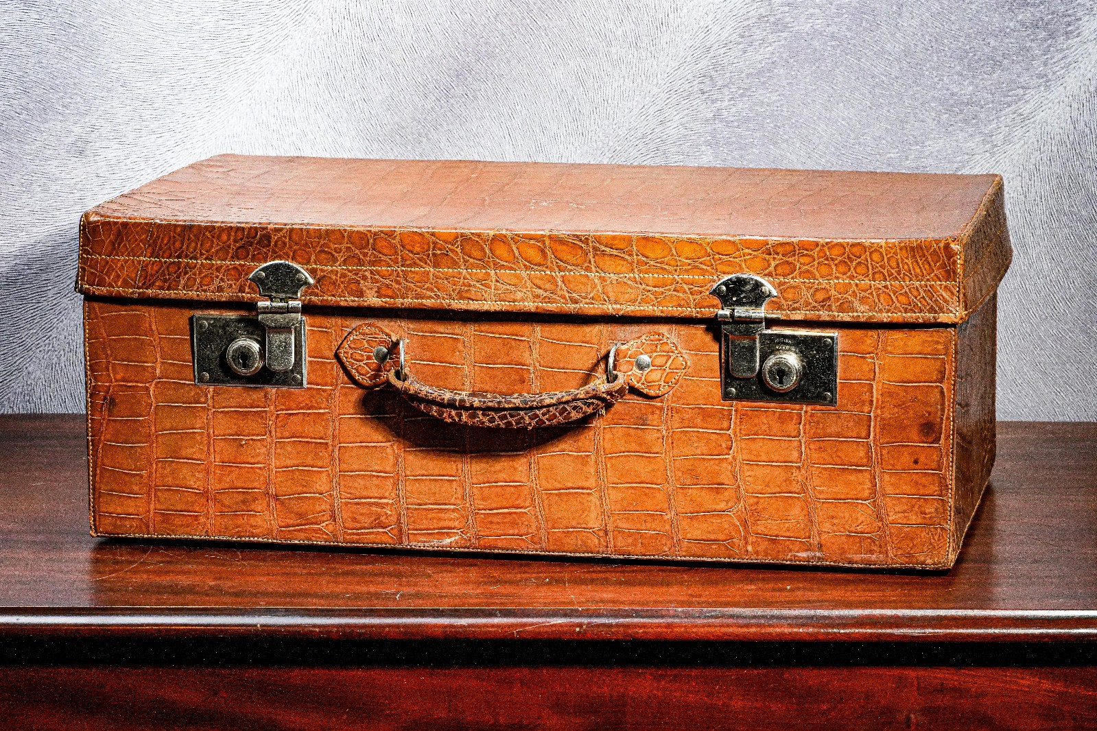 Large Light Brown Luxury Antique Crocodile Leather Travel Luggage Suitcase