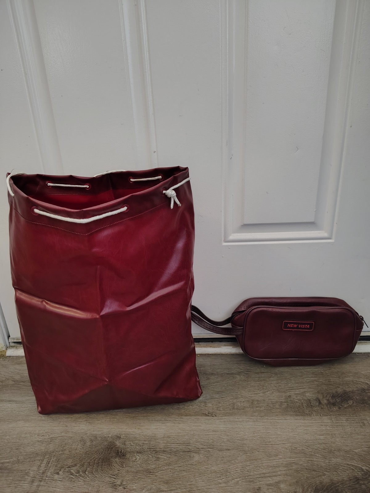 New Vista Burgundy Vintage Travel Luggage Set