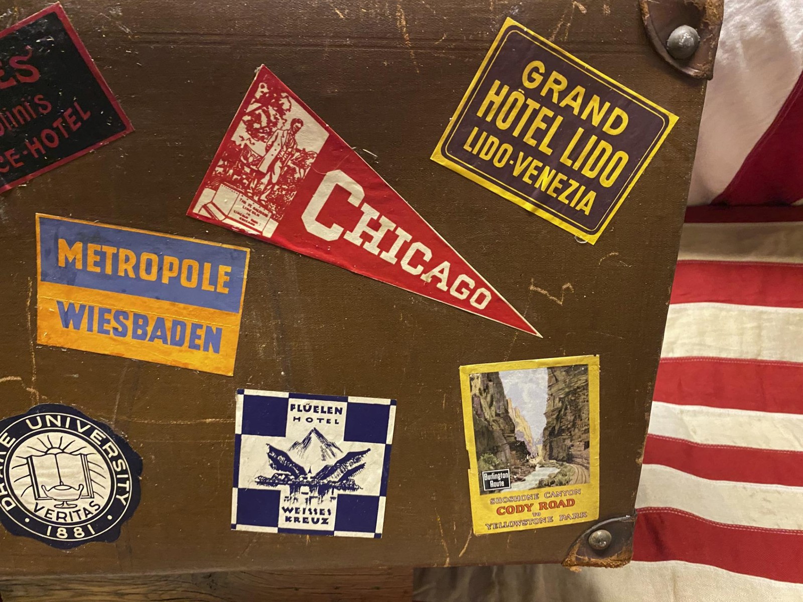 Vintage 1940s Suitcase Luggage Hard Case Great Travel Stickers US/Europe Display