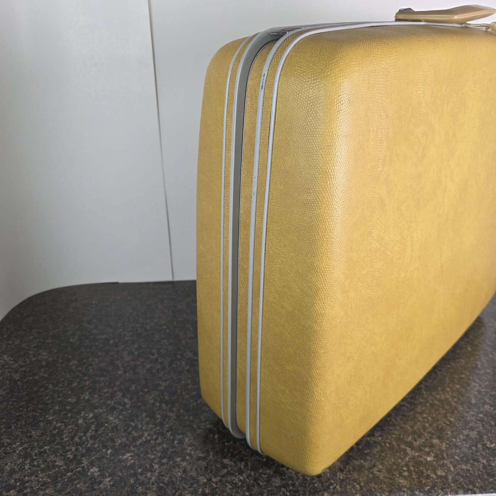 Vintage Samsonite Silhouette Yellow Hard Shell Suitcase USA Luggage Travel Case