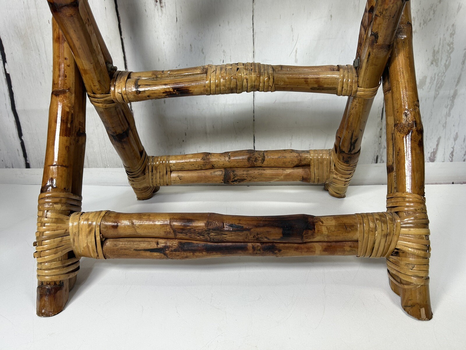RARE VINTAGE HEAVY DUTY CHINOISERIE FOLDING BAMBOO/RATTAN LUGGAGE/SUITCASE RACK