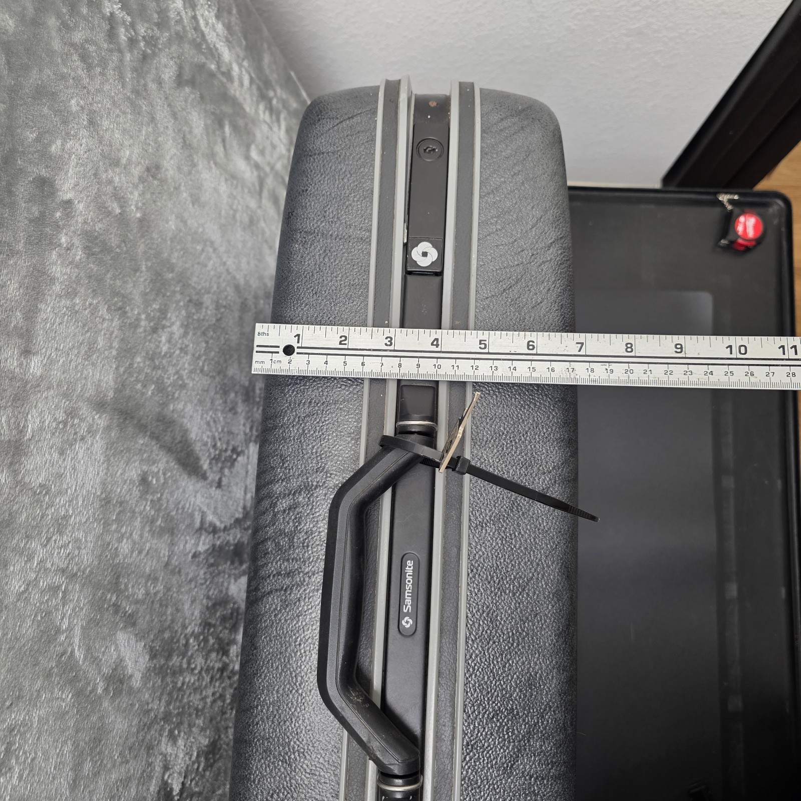 1980 Samsonite Series 3600 Dark Gray Black Hard Shell Roller Suitcase – 26x19x8