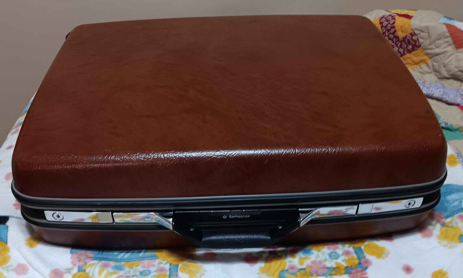 Vintage Samsonite Silhouette Hardside 25” Burgandy Wheeled Suitcase Luggage