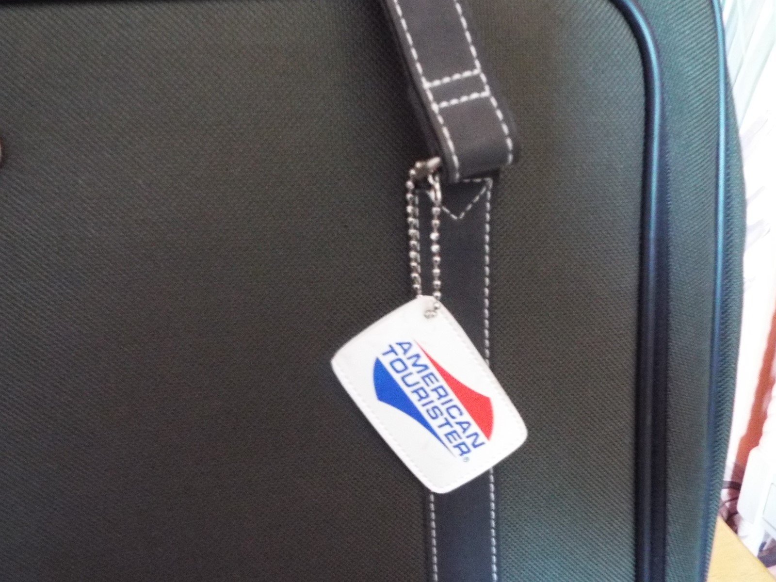 VINTAGE AMERICAN TOURISTER GREEN GARMET BAG, W/ TRAVEL TAG, 23″ X 19″