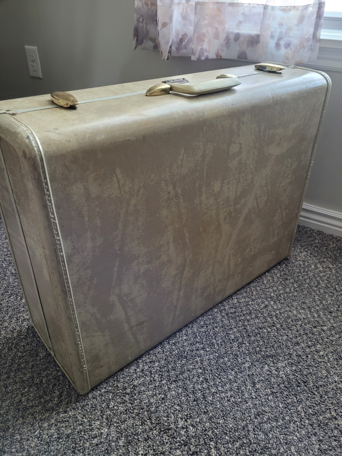 VTG 1950’s Samsonite Shwayder Marble Cream Luggage 4521 Set Of 1. 26″×19″