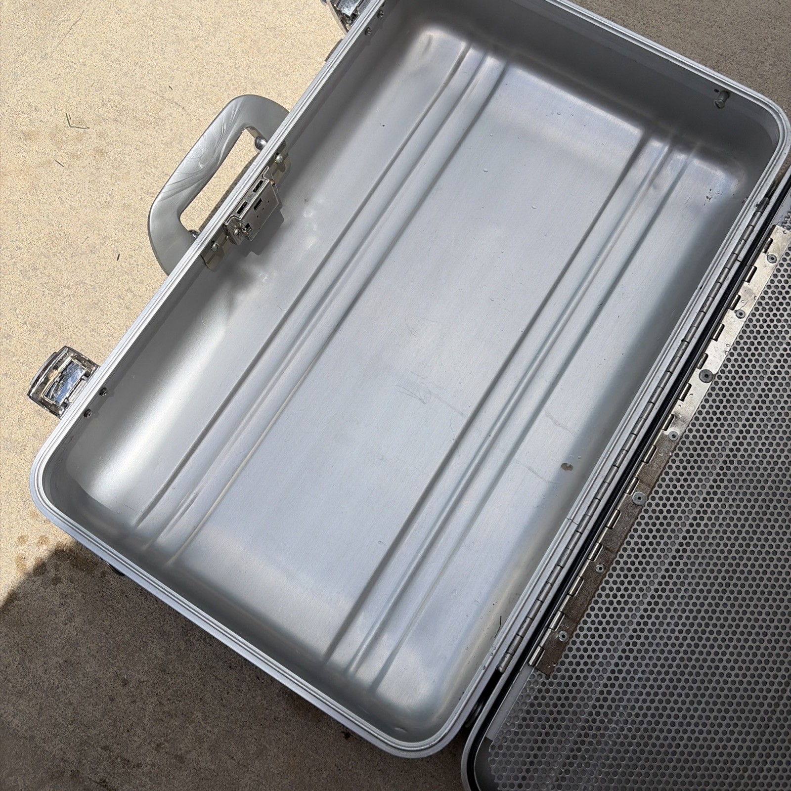 Vintage Zero Halliburton Aluminum Case / Suitcase / Briefcase 20x14x6.5″