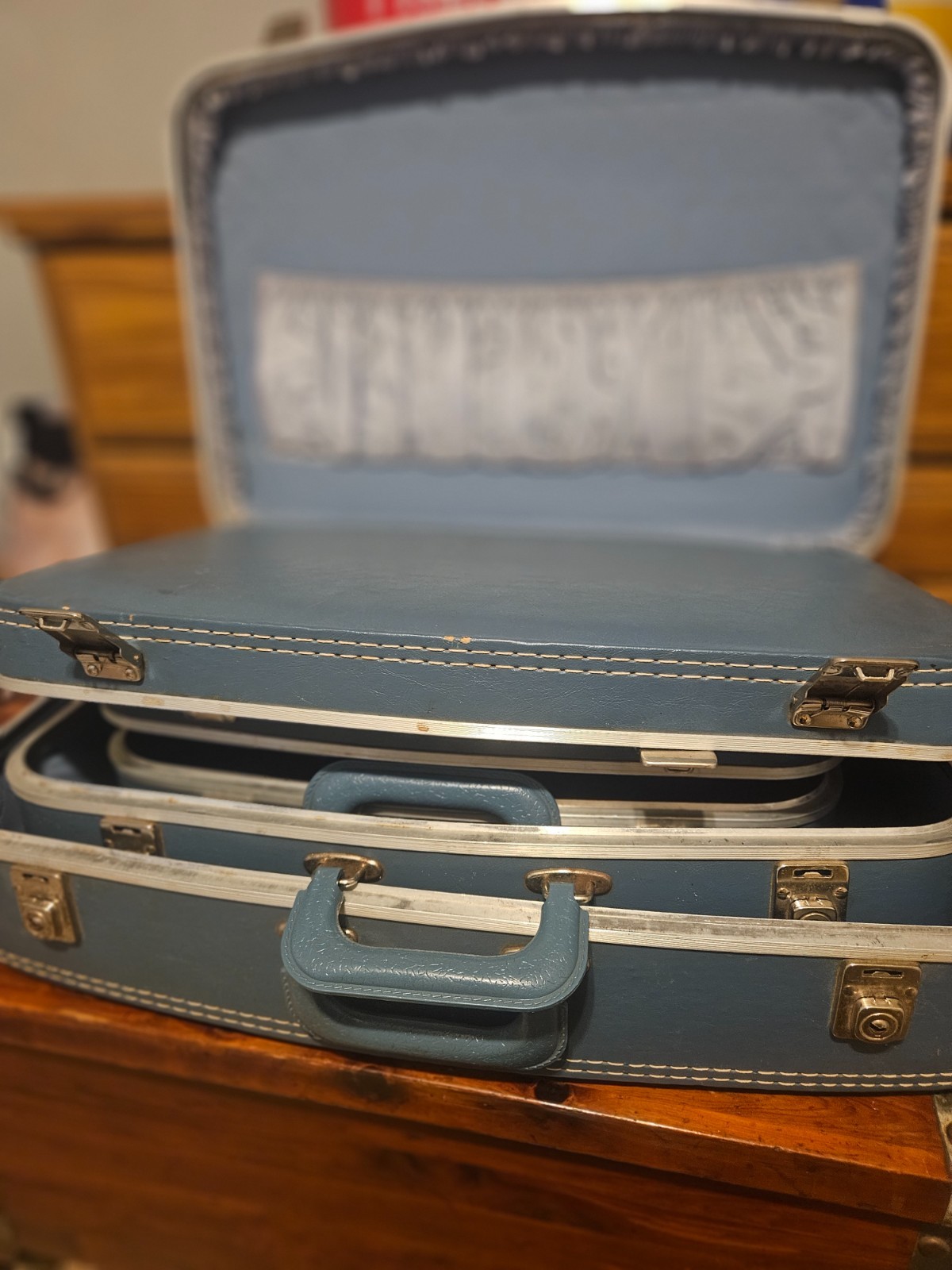 Vintage 1960s Blue Vinyl Hard Shell Suitcase Locking Quilted Interior