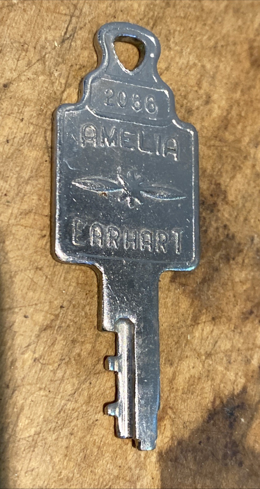 Luggage Key Amelia Earhart Suitcase 2086 Vintage Key