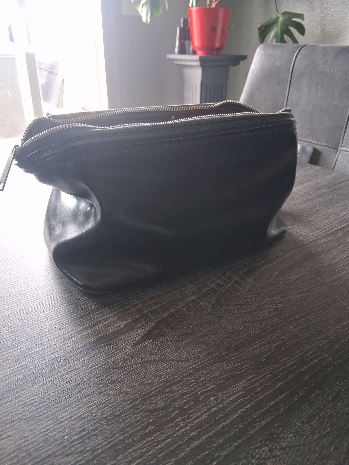 Vntg Leather Toiletry Travel Bag Black