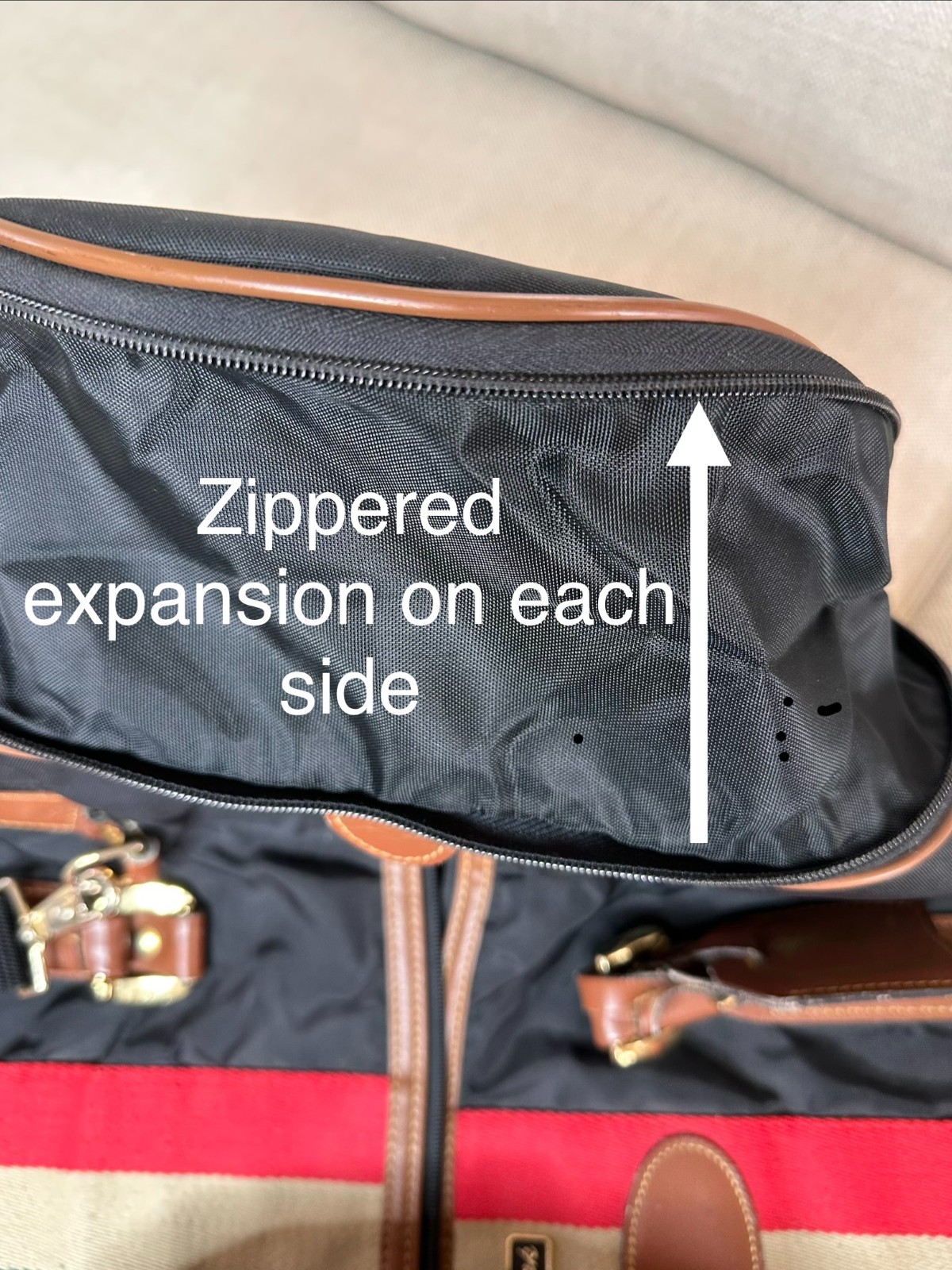 Vintage Lark Weekender Duffel | Expandable Sides | Lock + Strap
