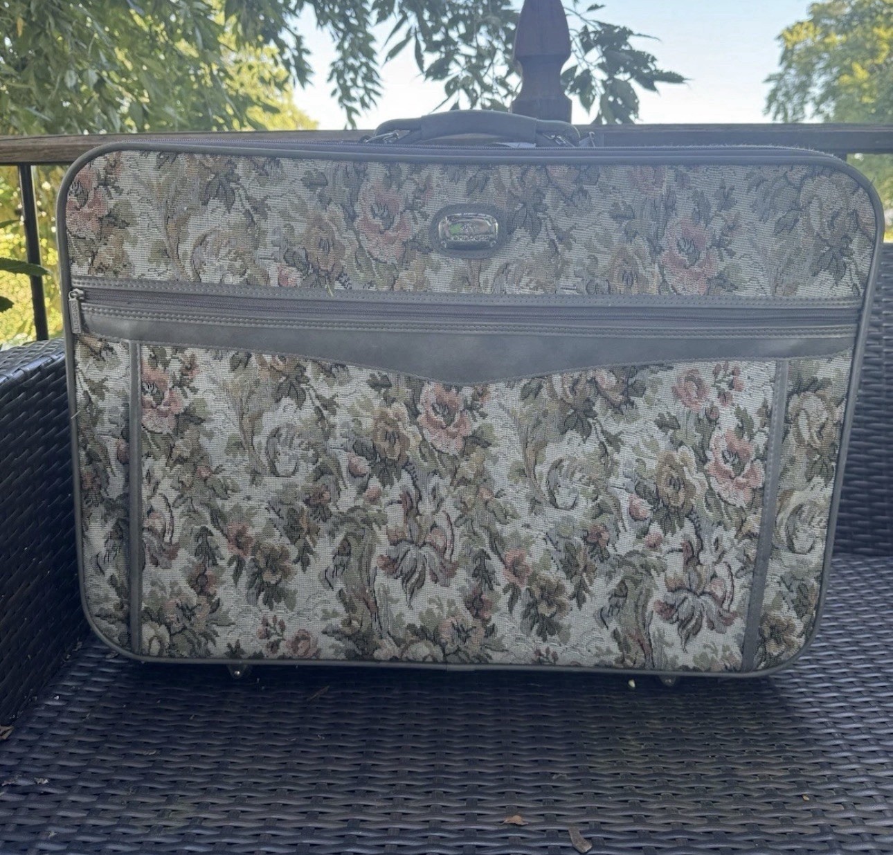 Vtg NWOT Large JORDACHE Floral Fabric Wheeled Suitcase Luggage Keys & Lock Clean