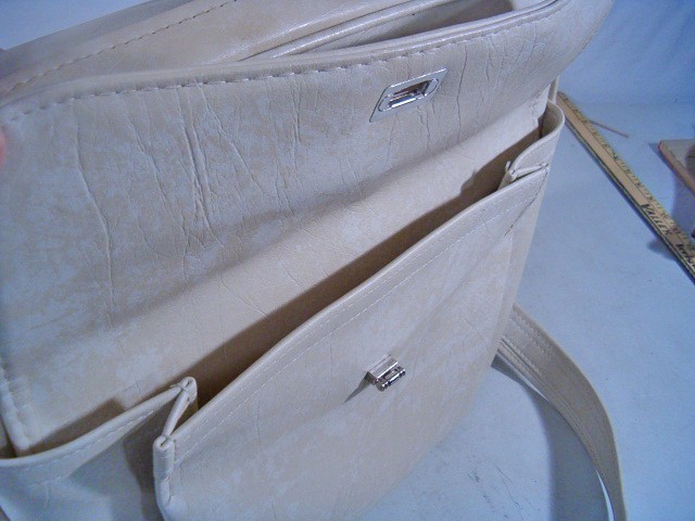 Samsonite Silhouette Train Case Dover White Tray/Key/Mirror With Shoulder Bag