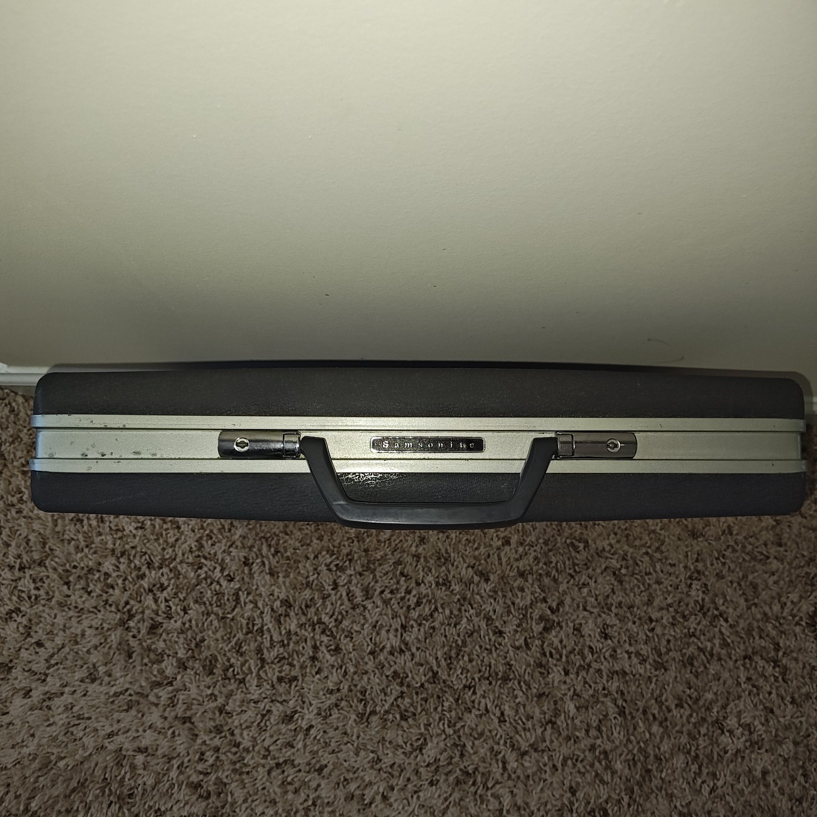Vintage: Samsonite Classic 100 hard-shell slim grey briefcase