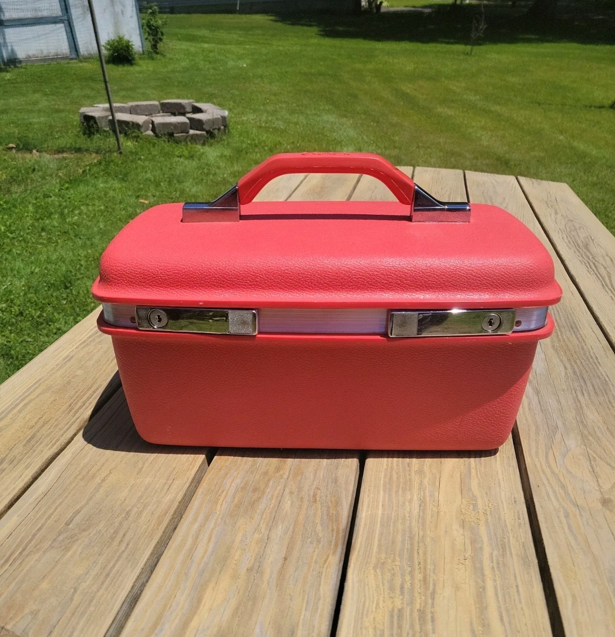 Vintage Pink Samsonite Silhouette Train Makeup Luggage Case Kitchy Make Up