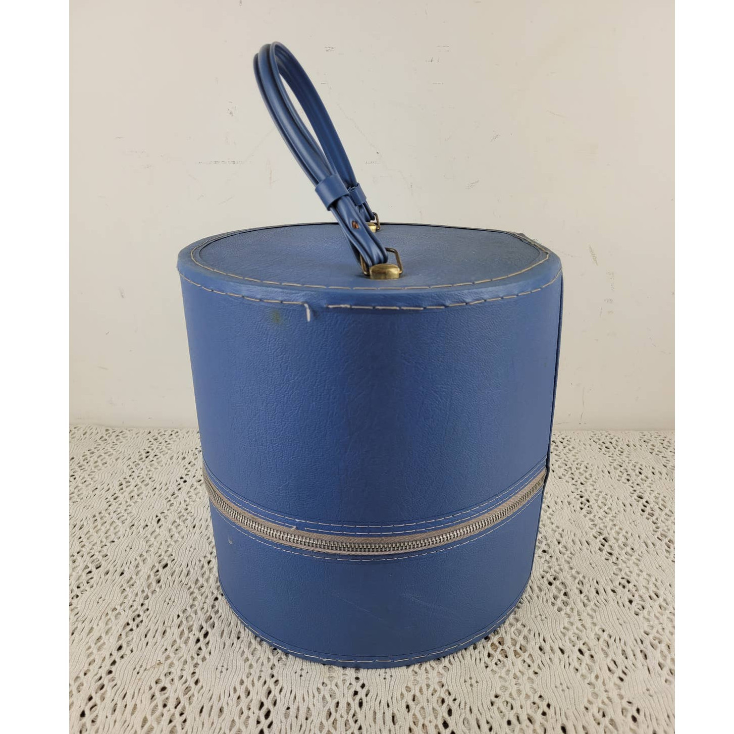 Vintage 1950s / 1960s Blue Retro Travel Hat or Wig w Handle Box Suitcase Luggage