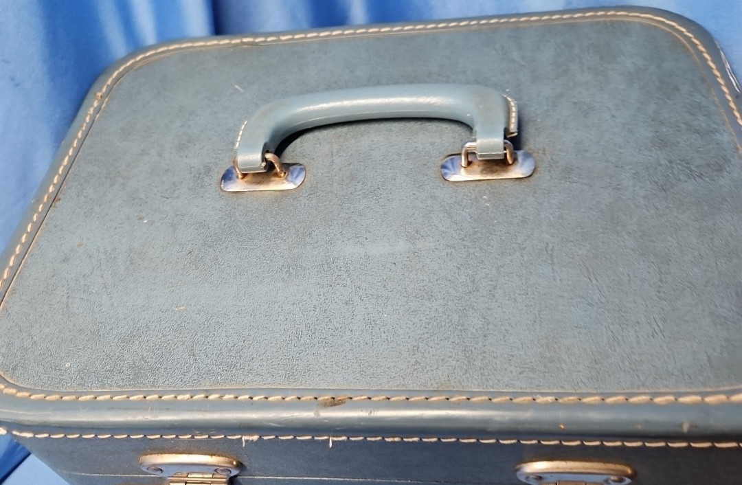 Vintage Monarch Luggage Blue Train Case Cosmetic Travel Bag Mid-Century MCM