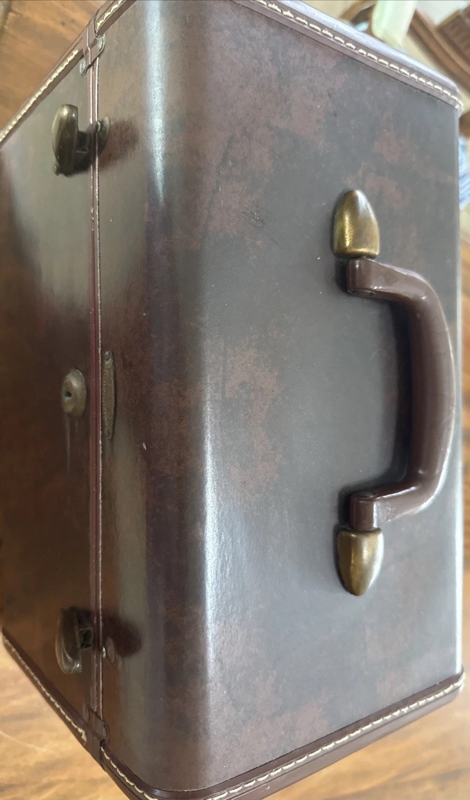 Vtg SAMSONITE Brown Train Case Makeup Vinyl Inside Tray Brass Hardware
