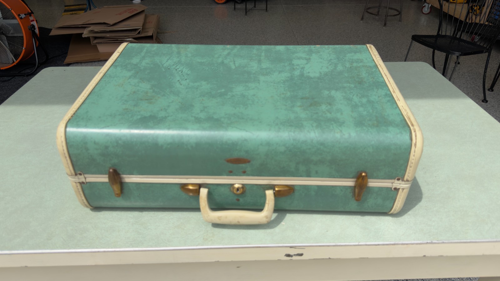 Vintage Samsonite 21″ Suitcase Bermuda Green Marbled with key by Shwayder Bros