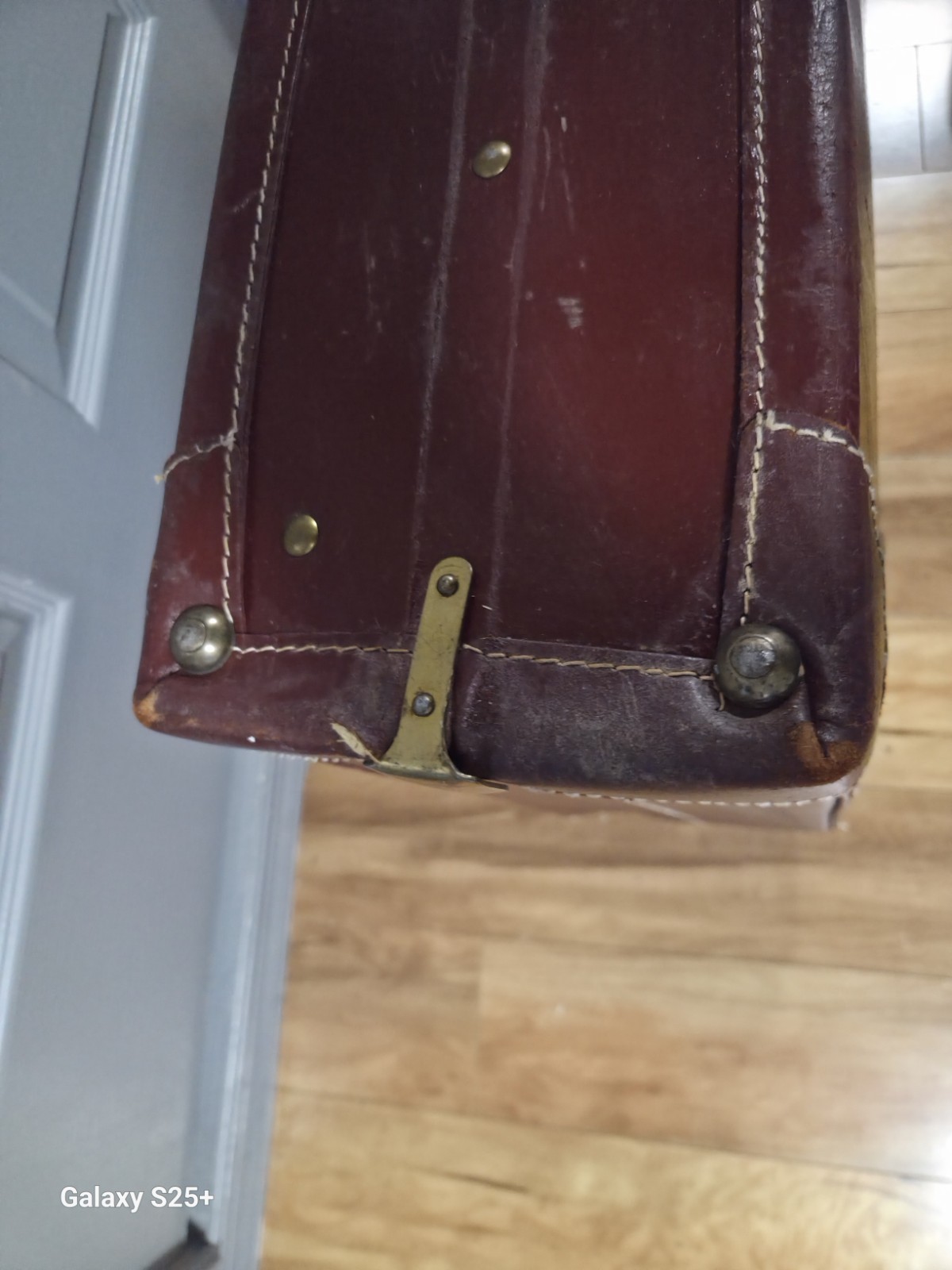 Hand Made Previously US Navy Veteran Owned Vintage 1930s Luggage Cow Leather.