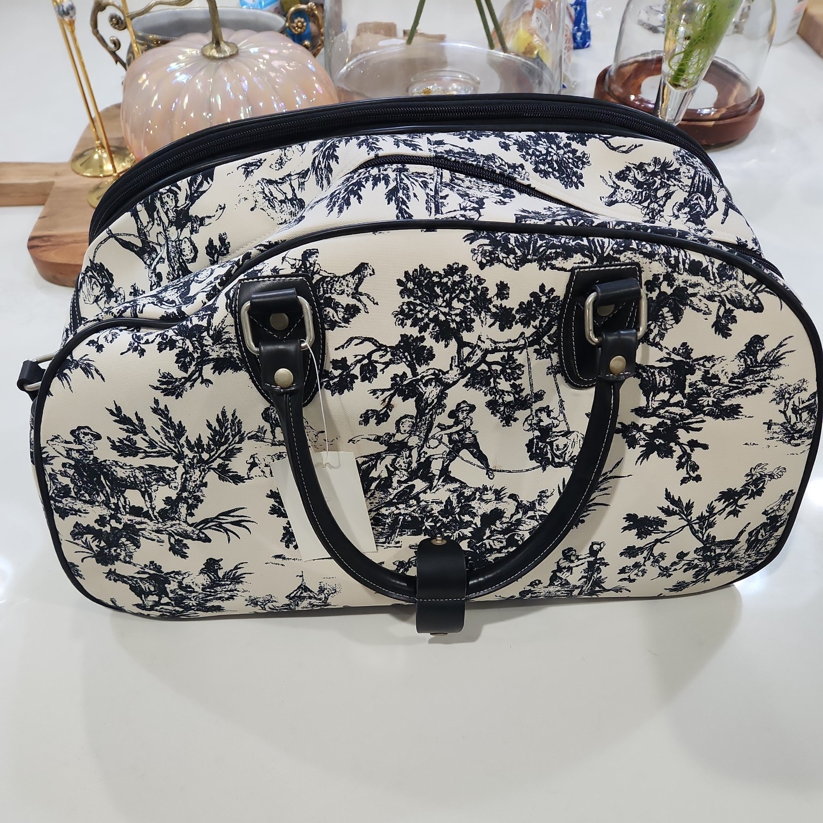 Vintage Black And White Suitcase Luggage Totes Hand Bags 3 pieces 20″, 12″, 10″