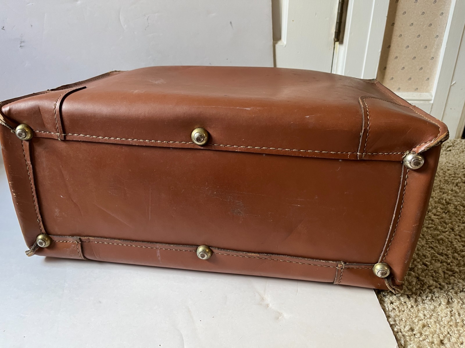 Briefcase Wear Best cowhide leather pilot lawyer 1980’s 18x11x8 has keys