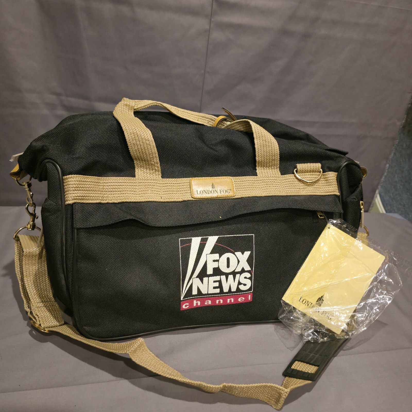 Fox News London Fog Black & Tan Travel Luggage Bag w/ Strap 12 x 17 Zip