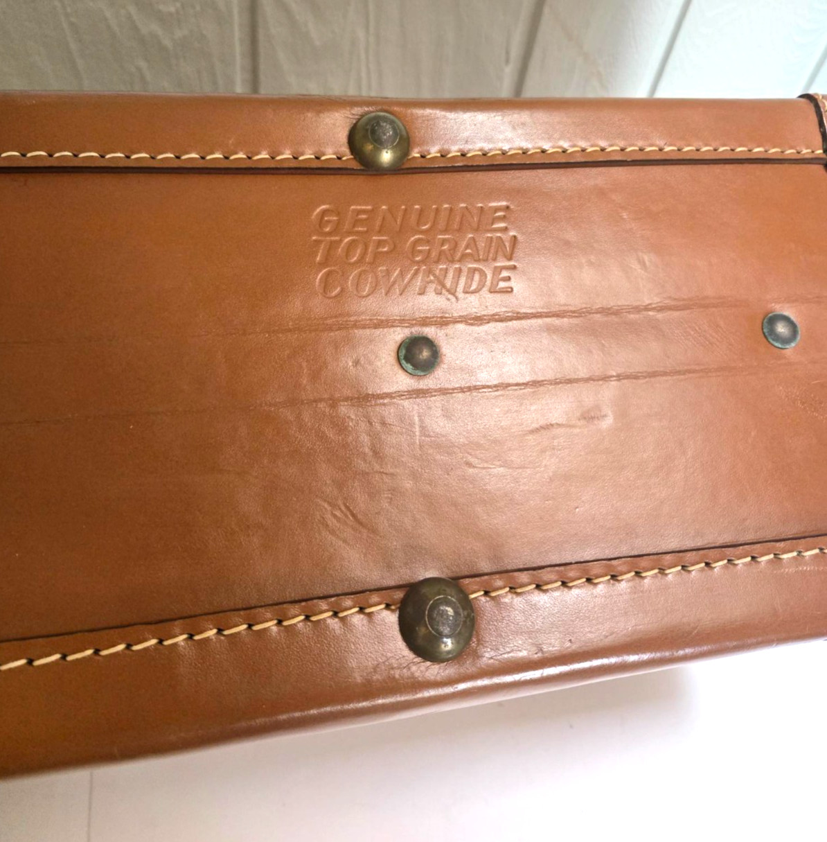 Vintage Early 1950’s Saddle Brown Tan Leather Luggage 21″L x 14″H x 7″D