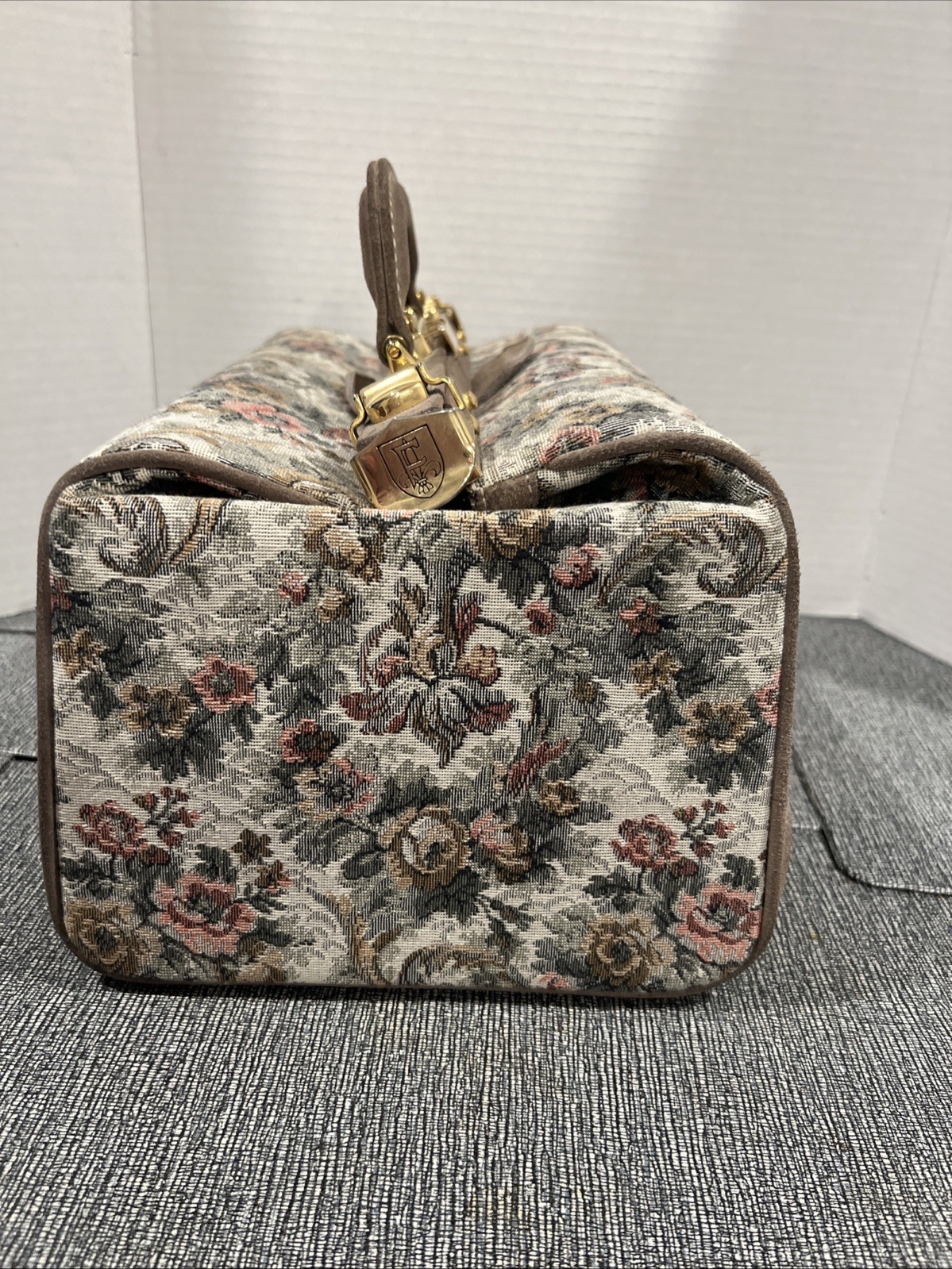 Vintage FRENCH LUGGAGE CO. Paradise Tapestry & Suede Doctor Train Case No Keys