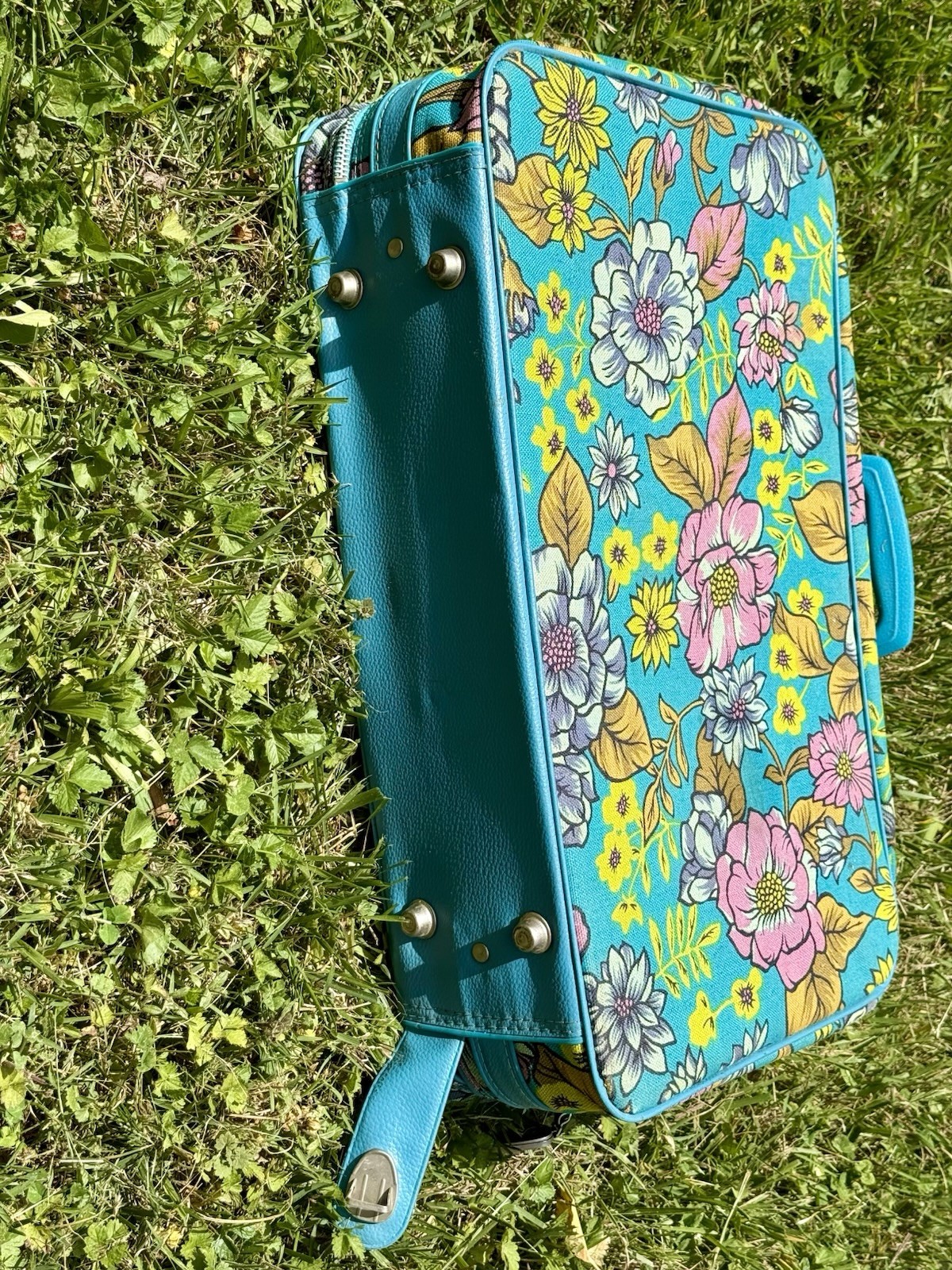 Vintage Bright Floral Flower Power Bantam Travelware Suitcase Luggage 60s 70s