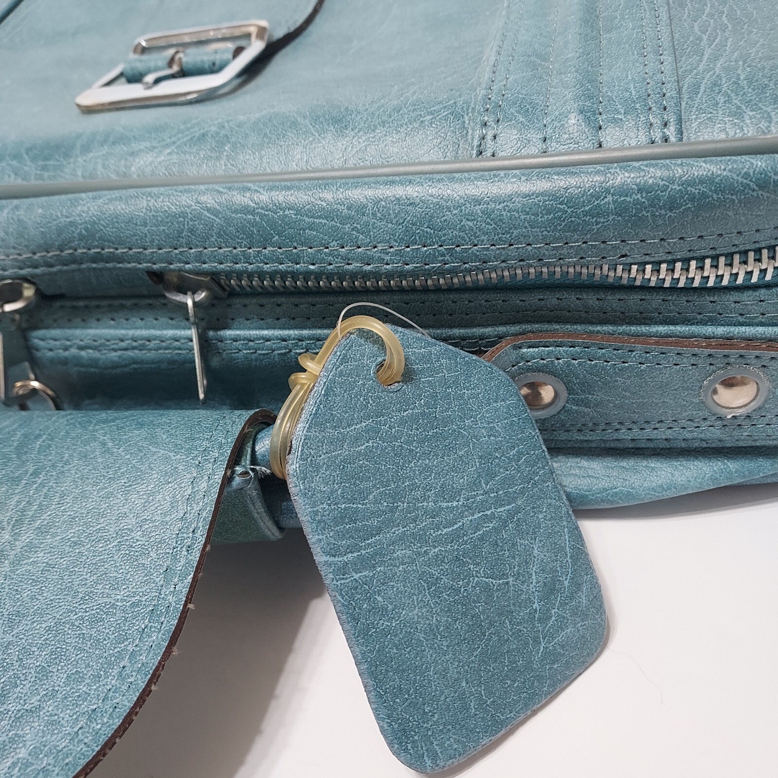 Vintage World Traveler Suitcase Soft Case Carrier Mid-Century Blue W/Lock & Keys