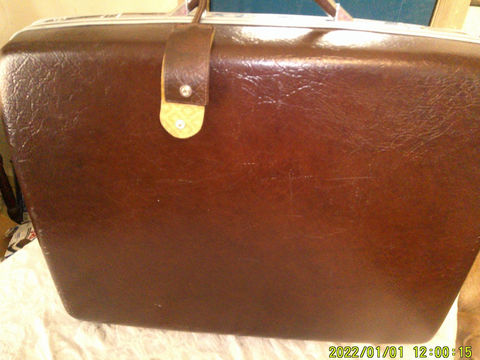 VINTAGE SAMSONITE SILHOUETTE II HARDSHELL SUITCASE BURGUNDY COLOR