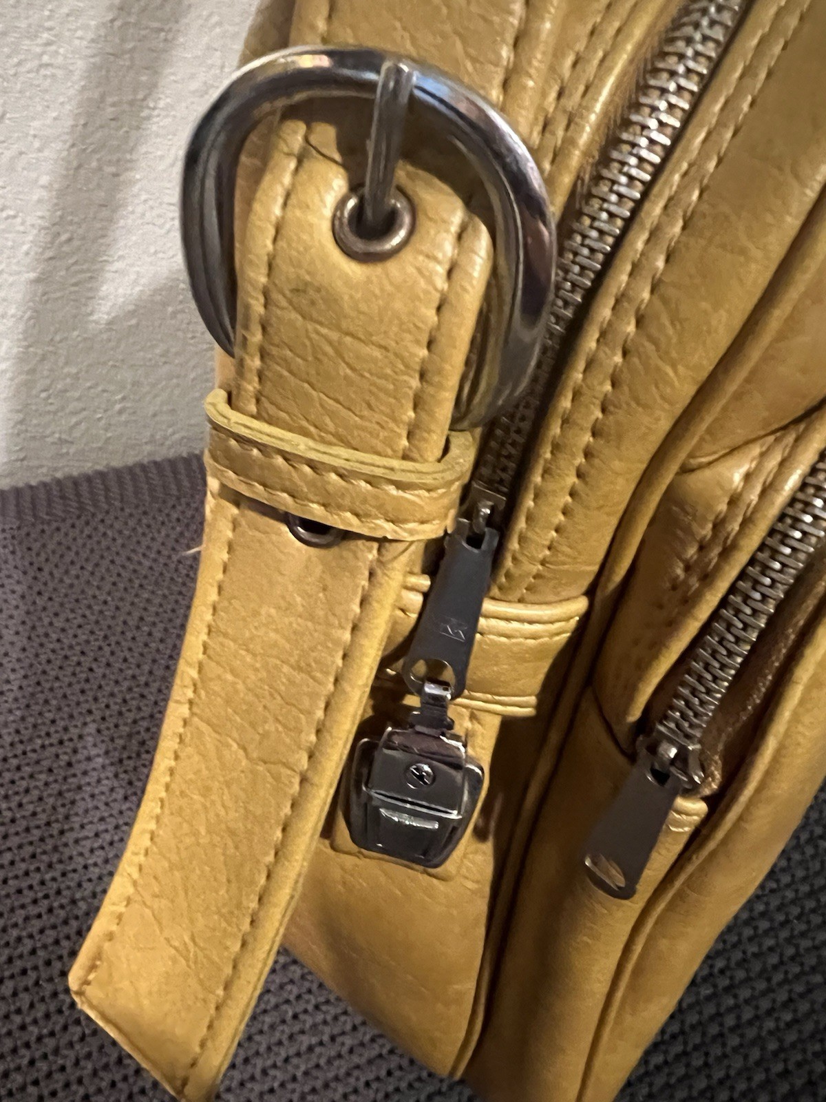 Vintage Travel Bag Carry-on Tote Overnight Weekender Mustard Yellow Lock Key