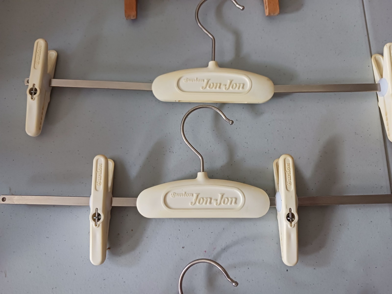 5 Union Jon Jon D.B.Wz Folding Travel Hangers Wooden,Molded Plastic, Metal VGC