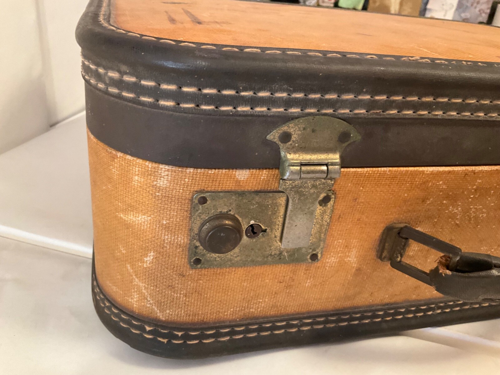 Vintage US Luggage Pockets Brass Clip Locks Travel Bag Suitcase Hard 1960s 1950s